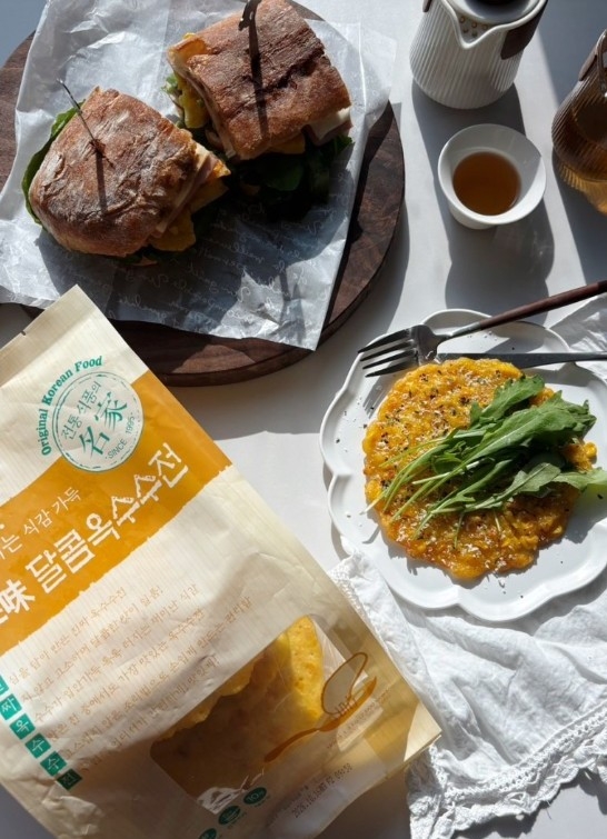 Corn Cheese Morning Roll with Corn Pancake