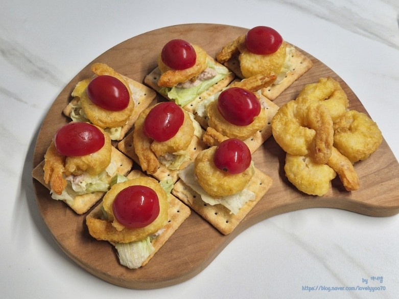 ba<x>seball Stadium Cream Shrimp 'Shrimp Canape.'