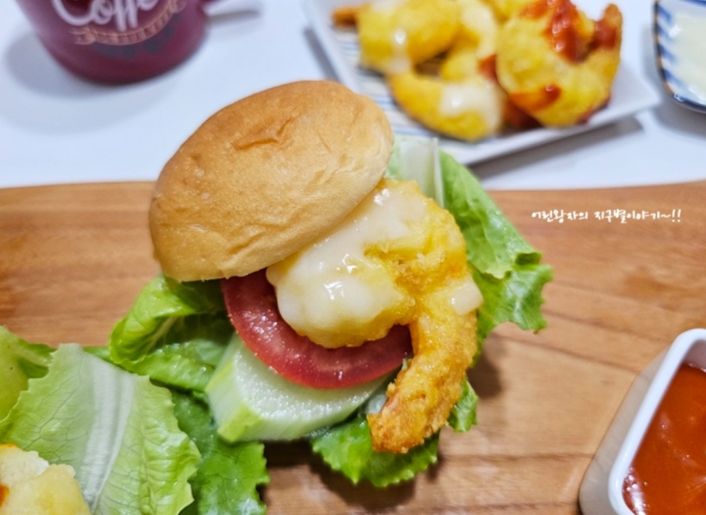 ba<x>seball Stadium Cream Shrimp 'Shrimp Mini Burger.'